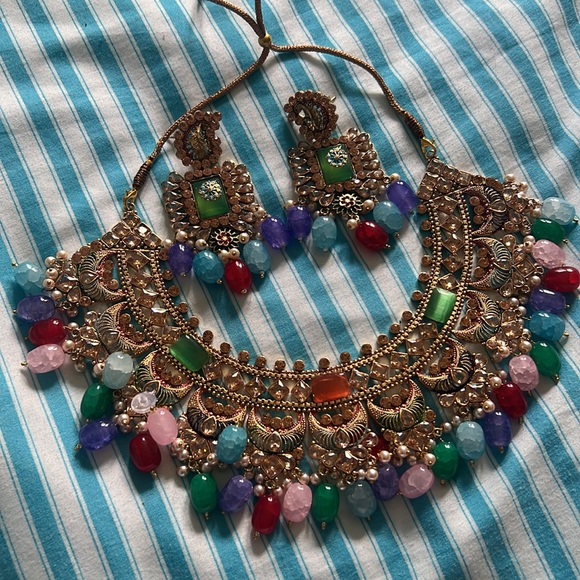 Beautiful multicolor necklace - Picture 7 of 9
